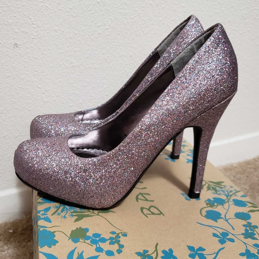 NWOT Bamboo glitter heels Size 6